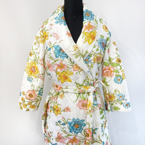 Vintage 60s Princess Lingerie Satin Wild Blooms Floral Quilted House Jacket - Picture 2 of 16